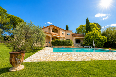 Maison &agrave; vendre &agrave; ST-CLÉMENT-DE-RIVIÈRE  - 7 pi&egrave;ces - 260 m&sup2; 