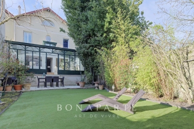Maison &agrave; vendre &agrave; SURESNES  - 6 pi&egrave;ces - 204 m&sup2; 