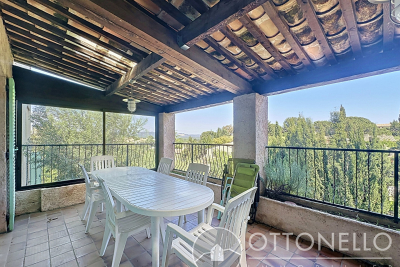 Maison &agrave; vendre &agrave; ROQUEBRUNE-SUR-ARGENS  - 6 pi&egrave;ces - 152 m&sup2; 