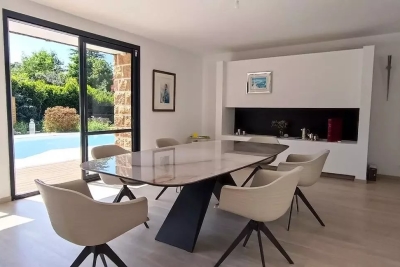 Maison &agrave; vendre &agrave; ST-THEGONNEC LOC-EGUINER  - 8 pi&egrave;ces - 250 m&sup2; 