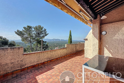 Maison &agrave; vendre &agrave; ROQUEBRUNE-SUR-ARGENS  - 5 pi&egrave;ces - 92 m&sup2; 