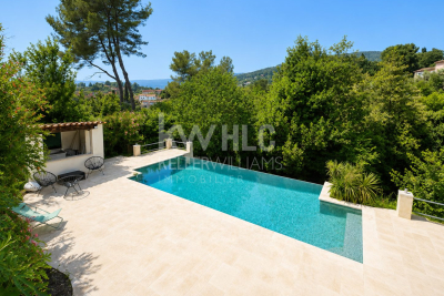Maison &agrave; vendre &agrave; GRASSE  - 6 pi&egrave;ces - 155 m&sup2; 