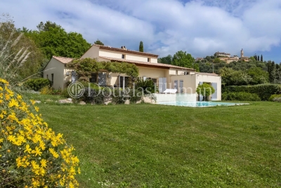 Maison &agrave; vendre &agrave; OPIO  - 7 pi&egrave;ces - 250 m&sup2; 