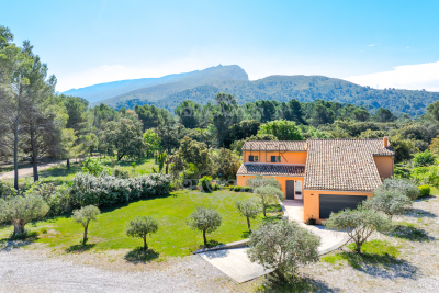 Maison &agrave; vendre &agrave; AIX-EN-PROVENCE  - 5 pi&egrave;ces - 212 m&sup2; 