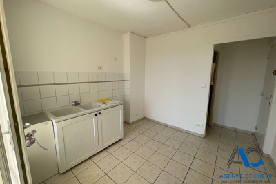 Appartement &agrave; louer &agrave; TOULON  - 2 pi&egrave;ces - 19 m&sup2; 