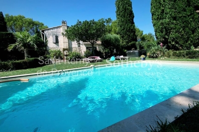 Maison &agrave; vendre &agrave; immobilier BOULBON  - 8 pi&egrave;ces - 209 m&sup2; 