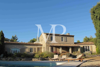 Villa à Goult &agrave; louer à partir de 4 574 € / semaine, Photo 1