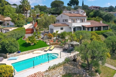 House for sale in MOUGINS Saint-Martin-Le Miracle - 8 rooms - 198 m&sup2; 