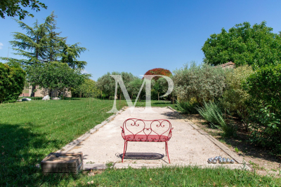 Villa à Gordes &agrave; louer à partir de 5 300 € / semaine, Photo 11