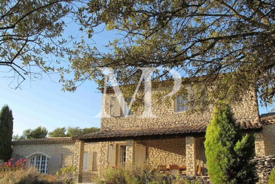 Villa à Goult &agrave; louer à partir de 4 574 € / semaine, Photo 3