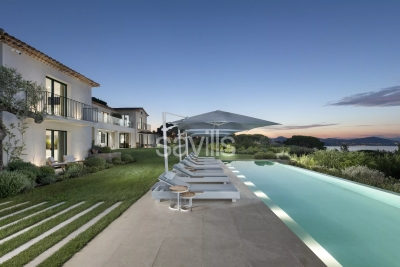 Villa à Saint-Tropez &agrave; louer à partir de 87 500 € / semaine, Photo 3
