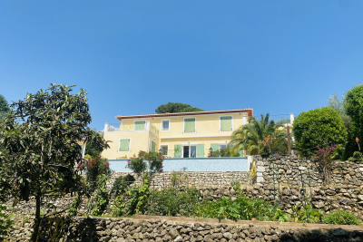 Maison &agrave; vendre &agrave; VENCE  - 5 pi&egrave;ces - 210 m&sup2; 