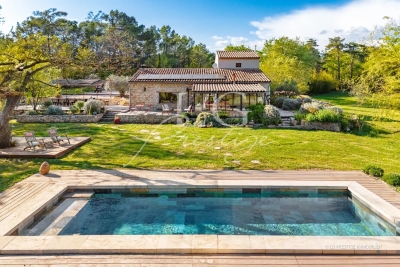 Maison &agrave; vendre &agrave; TOURRETTES  - 4 pi&egrave;ces - 150 m&sup2; 