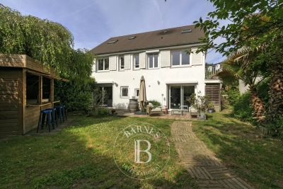 Maison &agrave; vendre &agrave; immobilier VERRIERES LE BUISSON  - 9 pi&egrave;ces - 183 m&sup2; 