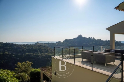 Maison &agrave; vendre &agrave; GRIMAUD  - 7 pi&egrave;ces - 290 m&sup2; 