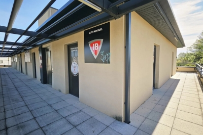 Commerce &agrave; vendre &agrave; UZÈS   - 134 m&sup2; 