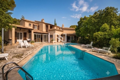 Maison &agrave; vendre &agrave; ST-RAPHAËL  - 8 pi&egrave;ces - 173 m&sup2; 