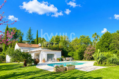 Maison &agrave; vendre &agrave; ROQUEFORT-LES-PINS  - 8 pi&egrave;ces - 215 m&sup2; 