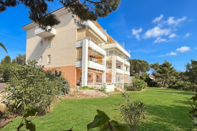 Appartement &agrave; vendre &agrave; ST-RAPHAËL  - 4 pi&egrave;ces - 83 m&sup2; 