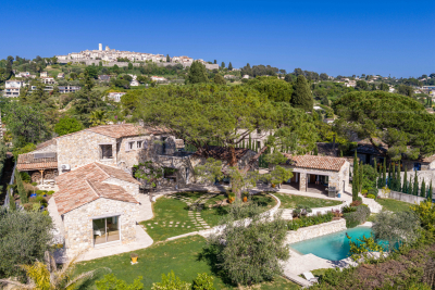 Maison &agrave; vendre &agrave; LA COLLE-SUR-LOUP  - 5 pi&egrave;ces - 238 m&sup2; 