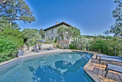 Maison &agrave; vendre &agrave; VILLENEUVE-LÈS-AVIGNON  - 6 pi&egrave;ces - 150 m&sup2; 