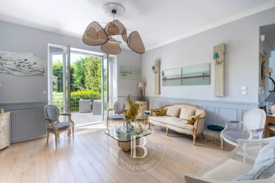 Maison &agrave; vendre &agrave; immobilier LE CHESNAY  - 10 pi&egrave;ces - 263 m&sup2; 