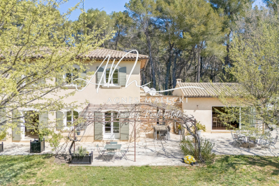 Maison &agrave; vendre &agrave; TRANS-EN-PROVENCE  - 10 pi&egrave;ces - 260 m&sup2; 