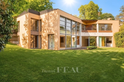 Maison &agrave; louer &agrave; GARCHES  - 8 pi&egrave;ces - 245 m&sup2; 