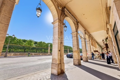 Appartement &agrave; vendre &agrave; PARIS 1ER  - 5 pi&egrave;ces - 98 m&sup2; 