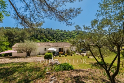 Maison &agrave; vendre &agrave; VALBONNE  - 6 pi&egrave;ces - 120 m&sup2; 