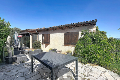 Maison &agrave; vendre &agrave; ROQUEBRUNE-SUR-ARGENS  - 5 pi&egrave;ces - 87 m&sup2; 