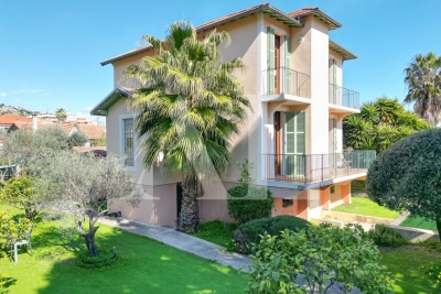 Maison &agrave; vendre &agrave; GOLFE JUAN  - 5 pi&egrave;ces - 169 m&sup2; 