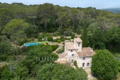 Maison &agrave; vendre &agrave; La Colle-sur-Loup  - 6 pi&egrave;ces 196 m&sup2; 