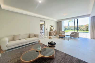 Maison &agrave; vendre &agrave; VALBONNE  - 5 pi&egrave;ces - 280 m&sup2; 