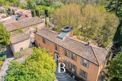 Maison &agrave; vendre &agrave; AIX-EN-PROVENCE  - 16 pi&egrave;ces - 801 m&sup2; 