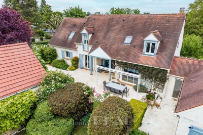 Maison &agrave; vendre &agrave; ST GERMAIN EN LAYE  - 9 pi&egrave;ces - 310 m&sup2; 