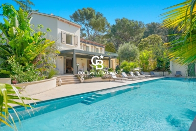 Maison &agrave; vendre &agrave; LA LONDE-LES-MAURES  - 8 pi&egrave;ces - 270 m&sup2; 