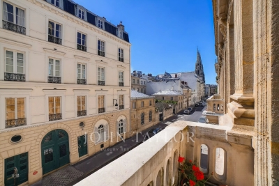 Appartement &agrave; vendre &agrave; PARIS 7EME Invalides - 5 pi&egrave;ces - 144 m&sup2; 