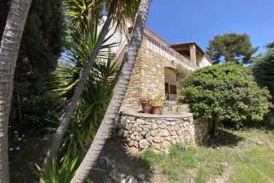 Maison &agrave; vendre &agrave; BANDOL  - 6 pi&egrave;ces - 192 m&sup2; 