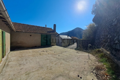 Maison &agrave; vendre &agrave; PIED DE BORNE  - 3 pi&egrave;ces - 165 m&sup2; 