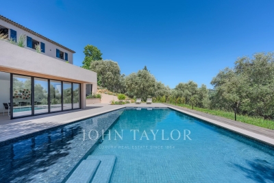 Maison &agrave; vendre &agrave; GRASSE  - 9 pi&egrave;ces - 458 m&sup2; 