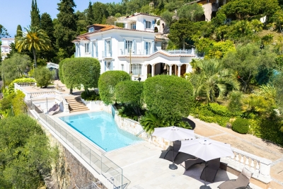 Maison &agrave; louer &agrave; NICE  - 9 pi&egrave;ces - 800 m&sup2; 