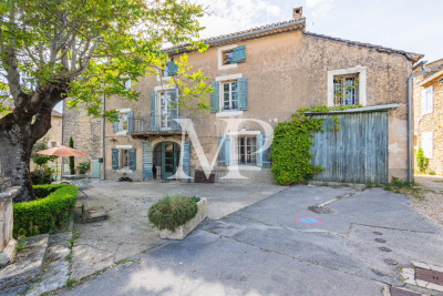 Villa à Cabrières-d'Avignon &agrave; louer à partir de 2 500 € / semaine, Photo 1