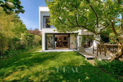 Maison &agrave; vendre &agrave; ST CLOUD  - 8 pi&egrave;ces - 285 m&sup2; 