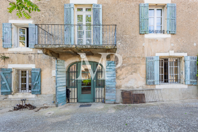 Villa à Cabrières-d'Avignon &agrave; louer à partir de 2 500 € / semaine, Photo 2
