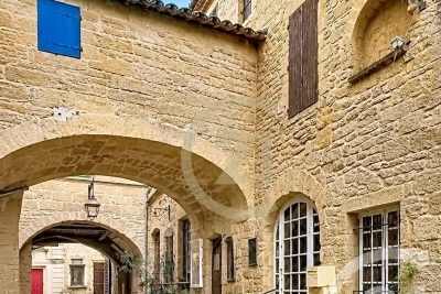 Maison &agrave; vendre &agrave; UZÈS  - 9 pi&egrave;ces - 281 m&sup2; 