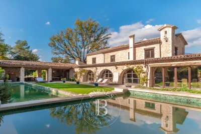 Maison &agrave; vendre &agrave; ROQUEFORT-LES-PINS  - 14 pi&egrave;ces - 700 m&sup2; 