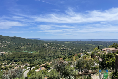 Maison &agrave; vendre &agrave; LA LONDE-LES-MAURES  - 6 pi&egrave;ces - 229 m&sup2; 