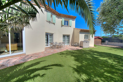 Maison &agrave; vendre &agrave; ST-RAPHAËL  - 5 pi&egrave;ces - 163 m&sup2; 