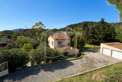 Maison &agrave; vendre &agrave; ANTIBES  - 4 pi&egrave;ces - 120 m&sup2; 